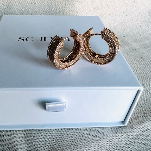 Hoop Earrings 18k Gold Color Luxury Waterproof Jewelry - Picture 4 of 6